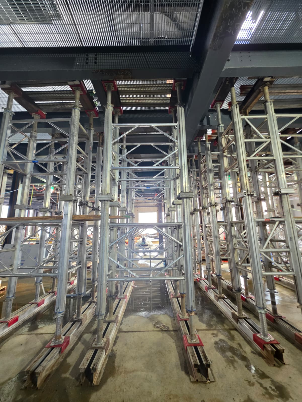 Titan shoring system providing heavy load support on a construction project