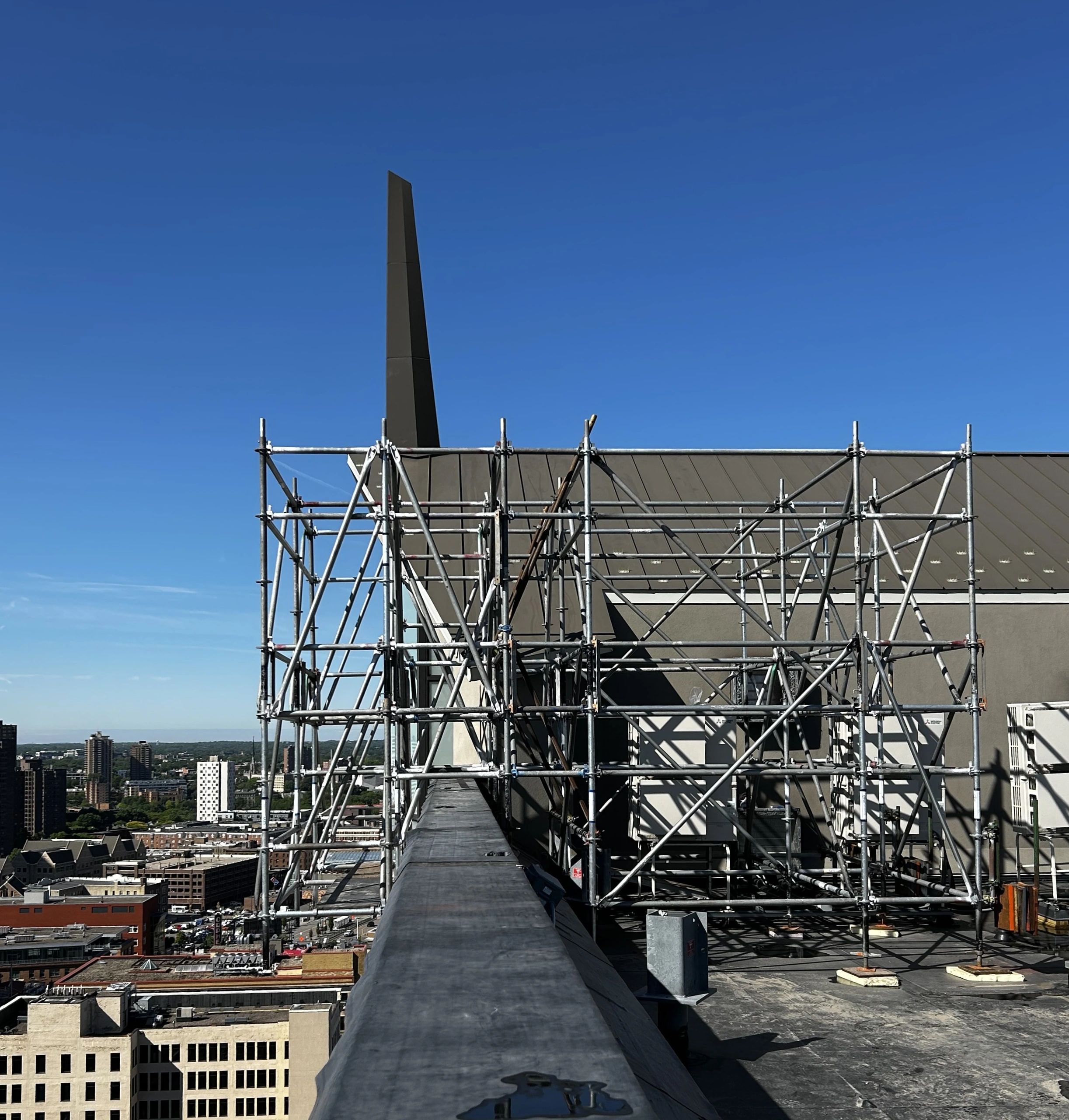 System scaffold red metal interior