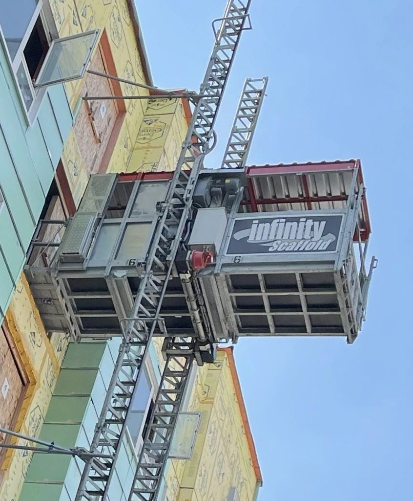 Transport platform scaffold lift